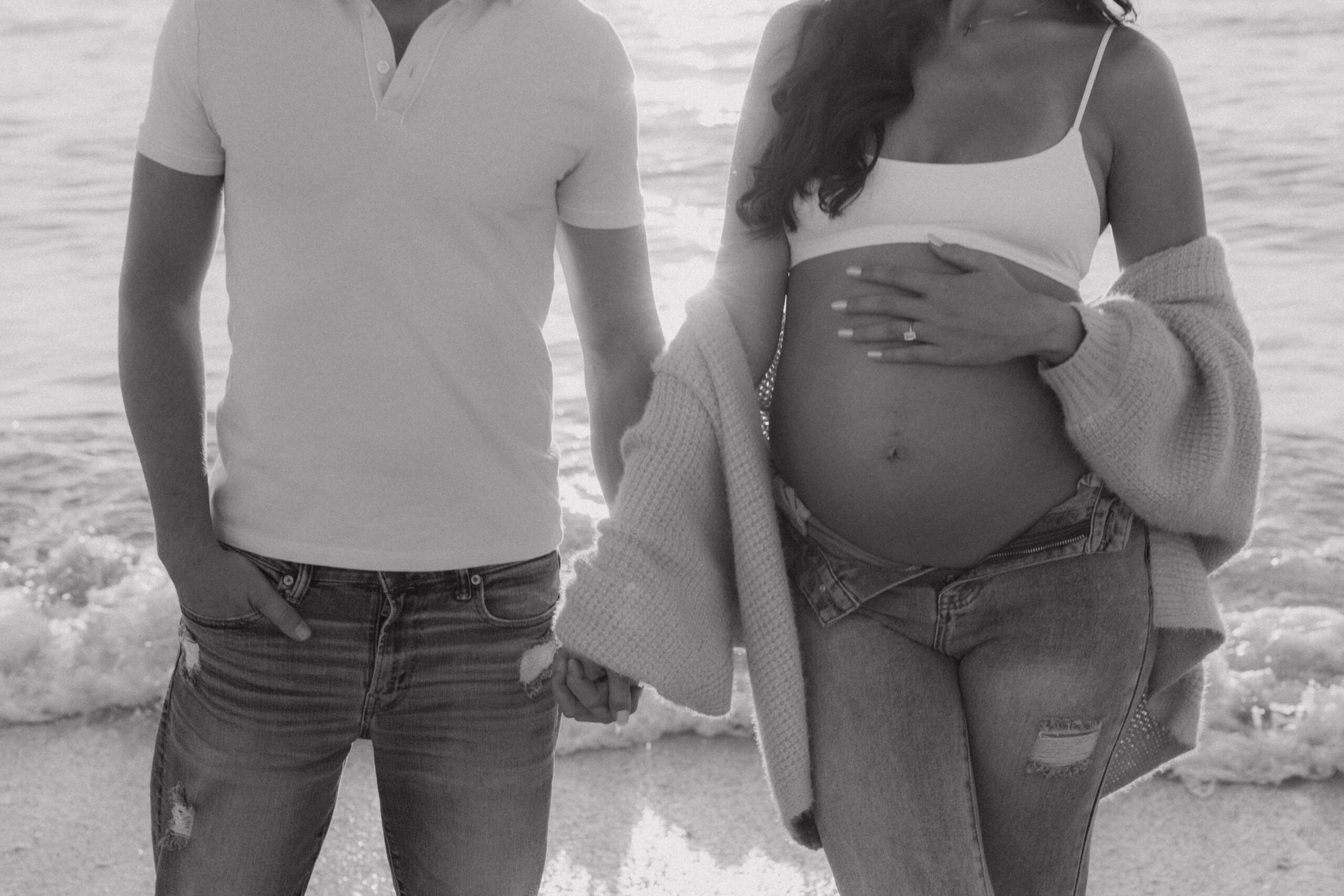 beach maternity session