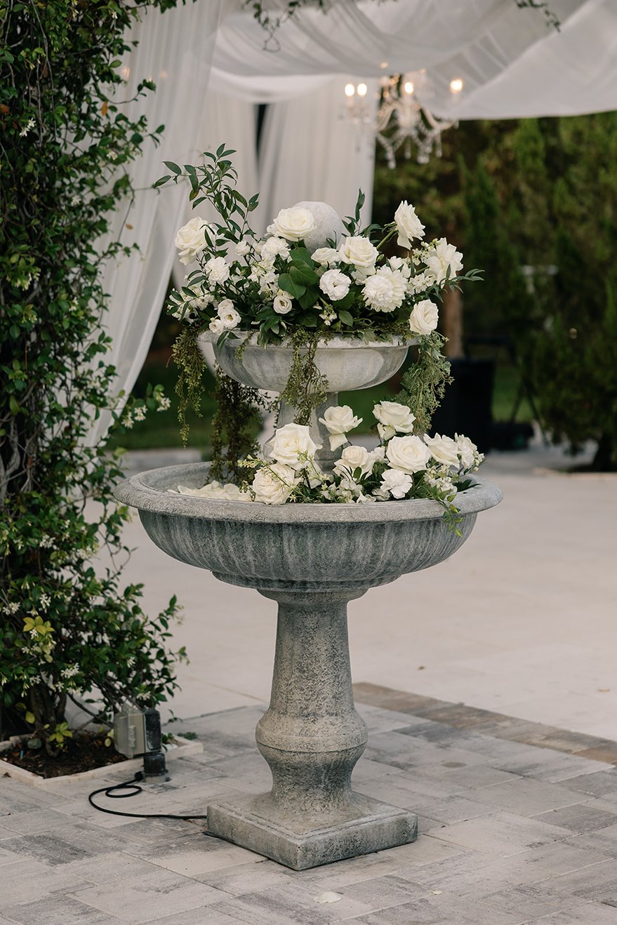 the florals for a la casa toscana wedding