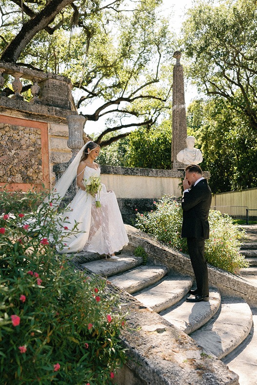 ​vizcaya wedding pictures of the first look