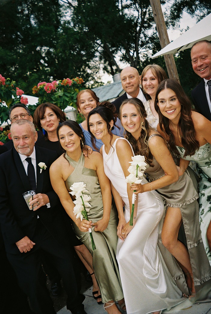 white trail club photos of the bridal party