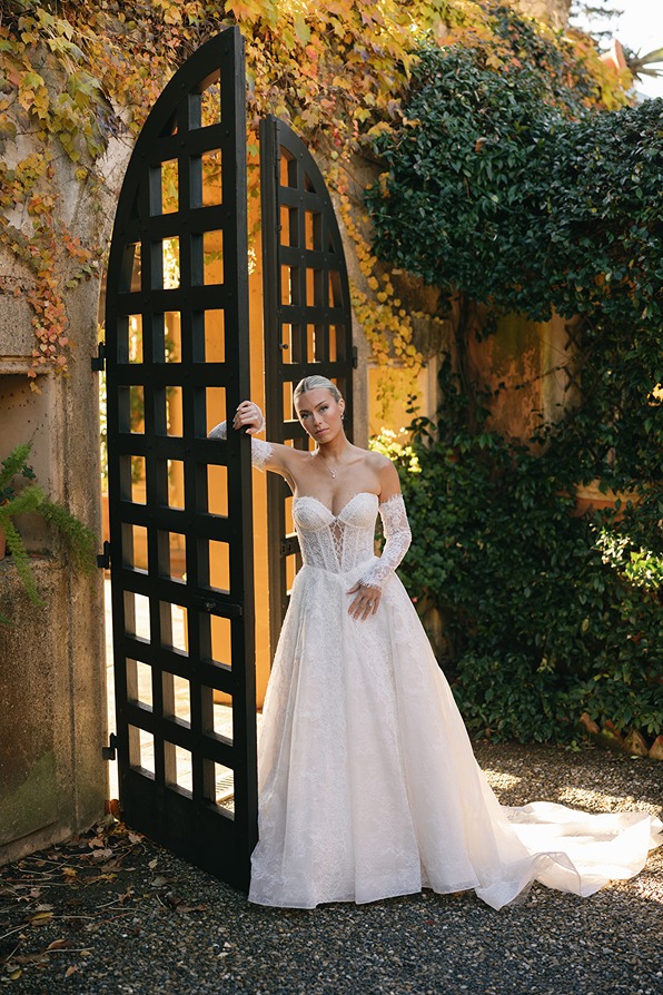 a photo of the bride taken by an italy wedding photographer