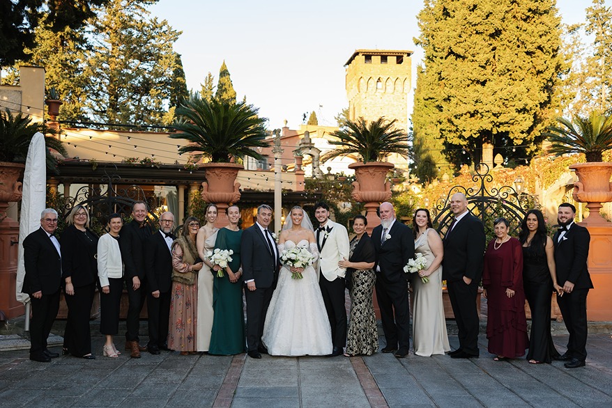 the whole famy portrait after getting married in italy