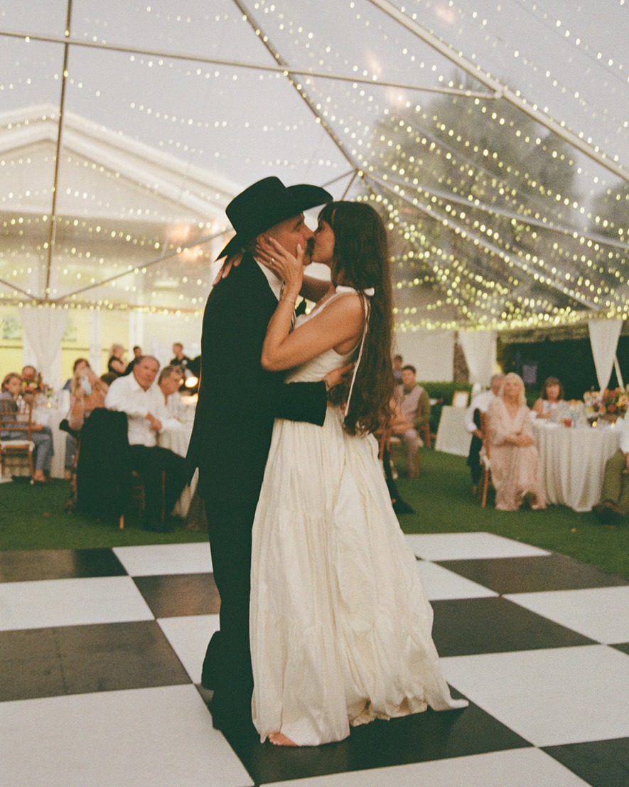 a couple who knew ​where is isla bella beach resort
