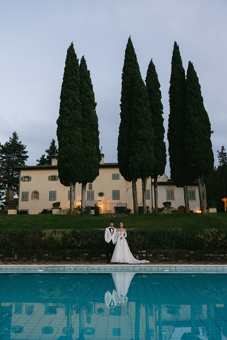 antica fattoria di paterno photos of the bride and groom