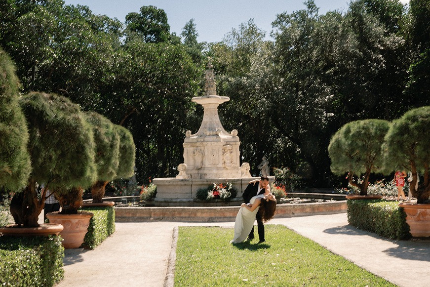 vizcaya museum engagement photos in the gardens