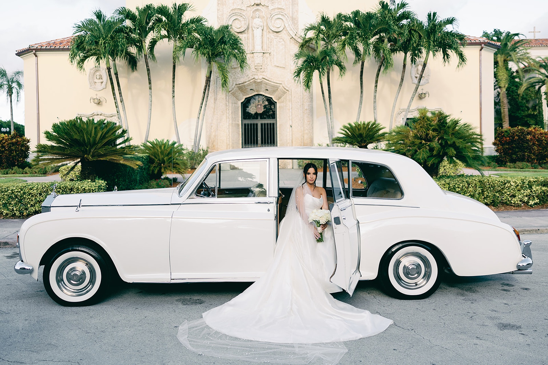 miami wedding photos of the bride
