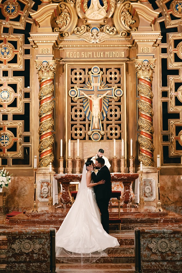 wedding photos miami couples love in the church