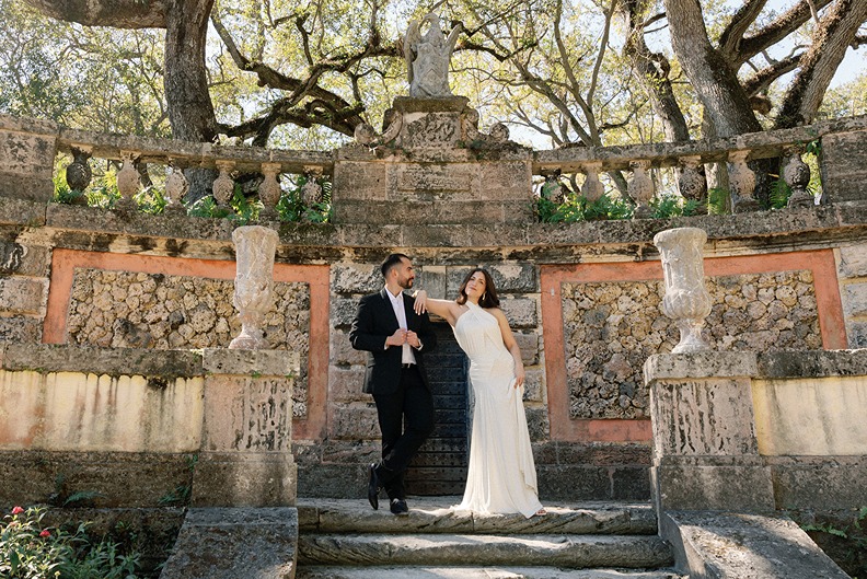 photos at vizcaya an engagement photo location miami couples love
